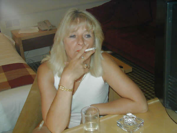 XXX Smoking Women -Turm Me