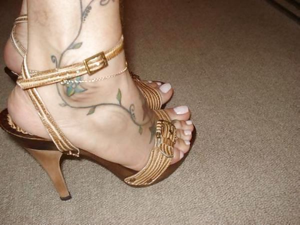 XXX Sexy tattooed feet in 20 Pics