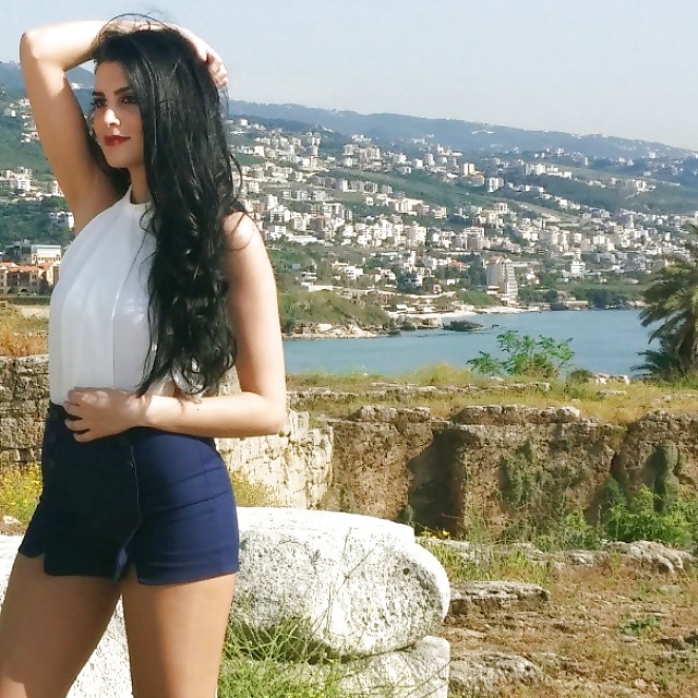 XXX Arab beauty 68 - Cum on her