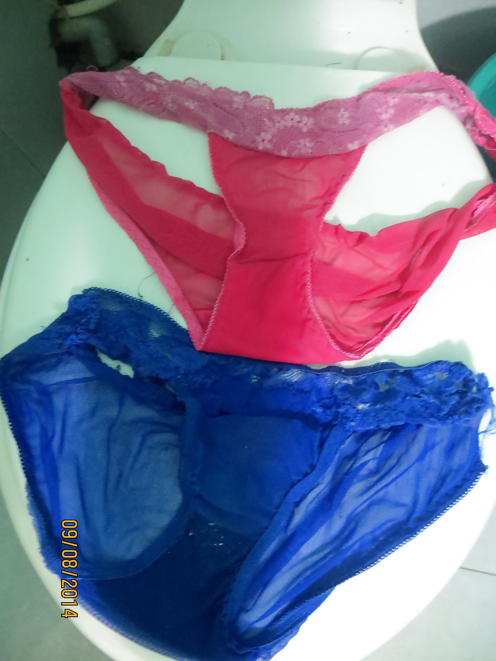 XXX Sexy panties & bras of my sexy milf neighbour 9-8-2014