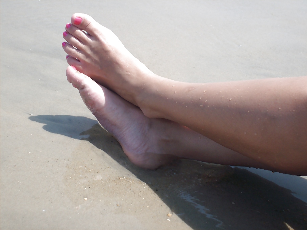 XXX My sexy wife's feet at the beach