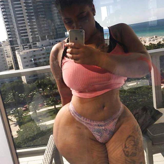 XXX INSTAGRAM FRONT PUSSY SHOTS 2