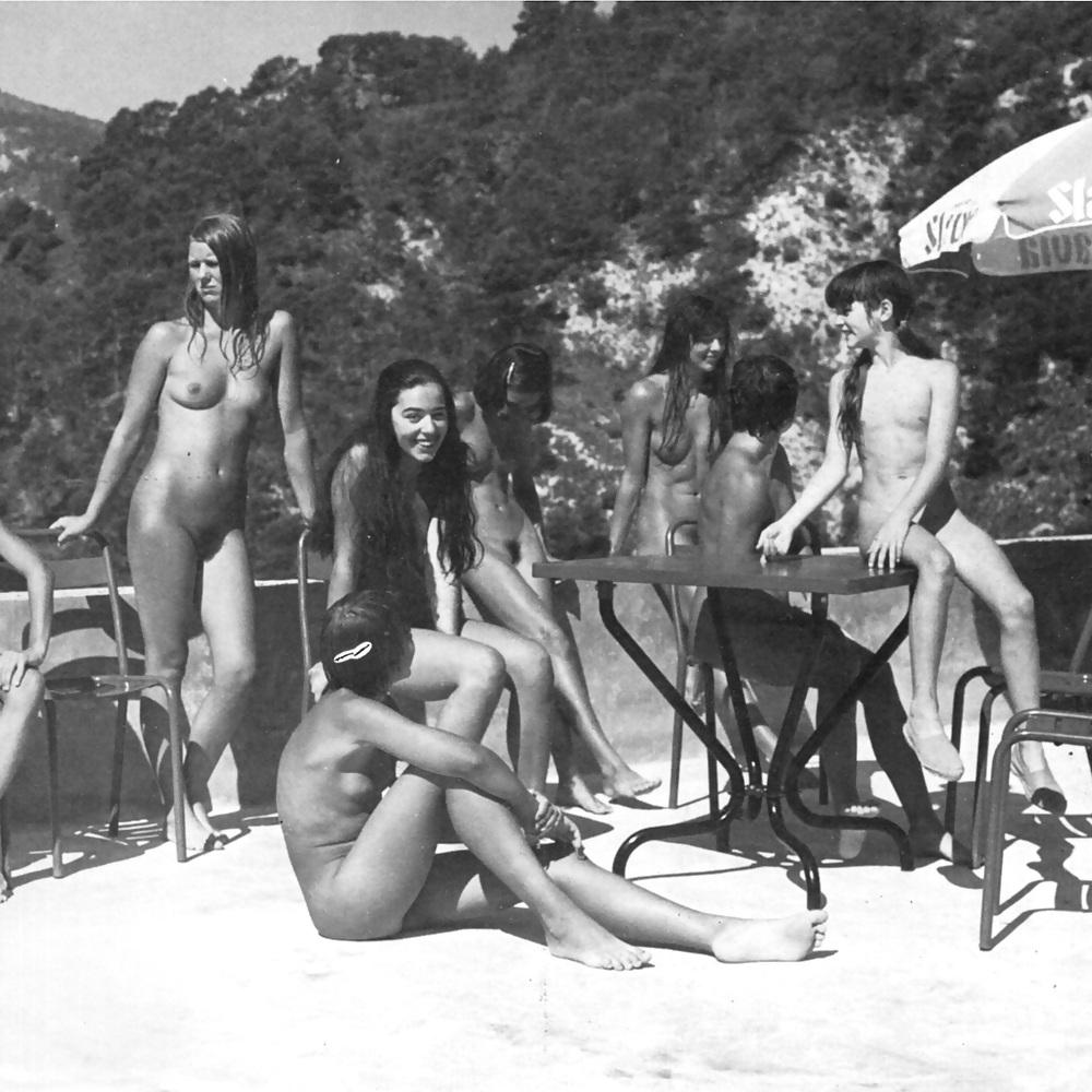 XXX Just Vintage Naked Teens !