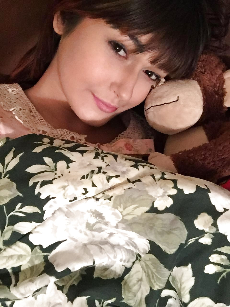 XXX Cute Teen aka BabyBearAttack Selfies