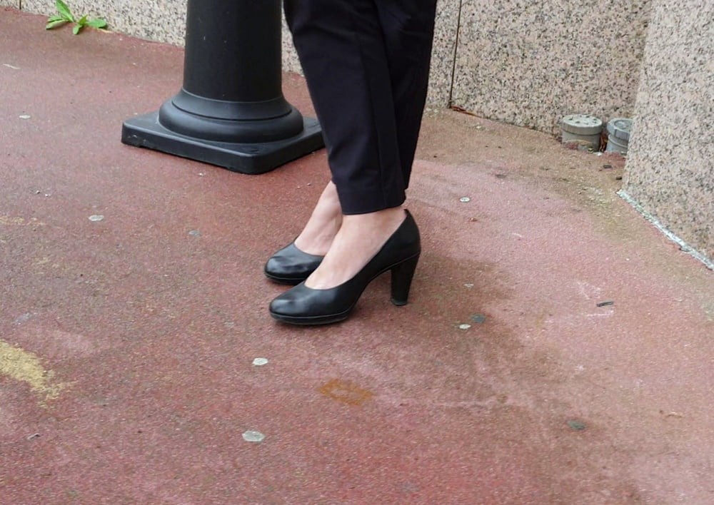 Candid feet photo #324255295