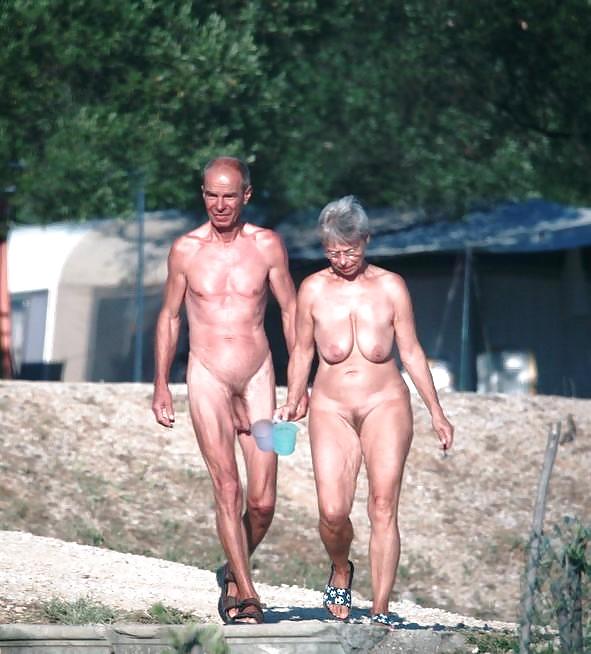 XXX Naked couples 11.