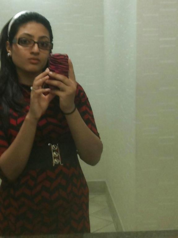 XXX High Class Girl selfie Pics