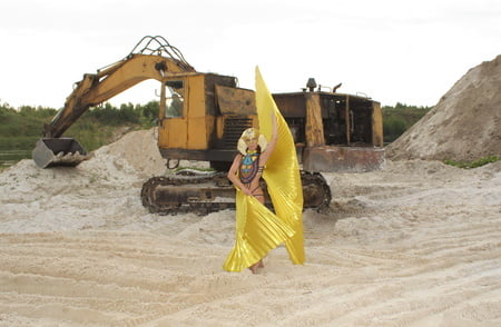 queen of excavators         