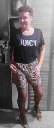 check out my new cougar lingerie stockings and pumps         