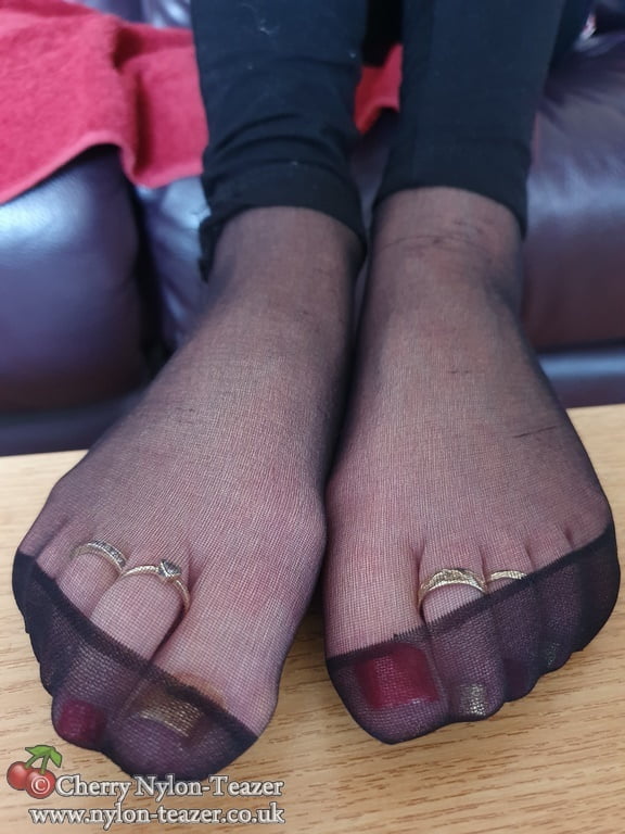 Toes in Hose (Rate my feet) - 40 Photos 