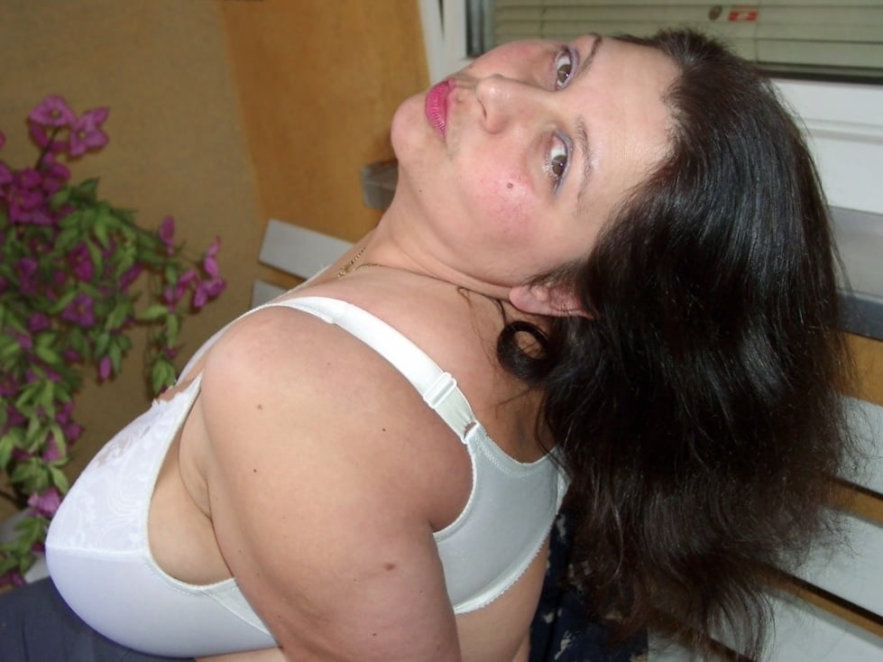 BBW Wife Sandra Gets Her Huge Tits Out Again - 17 Photos 