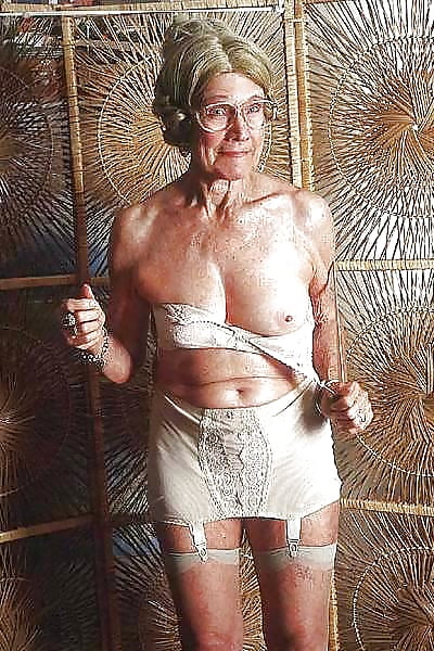 XXX Sexy Granny! Amateur!