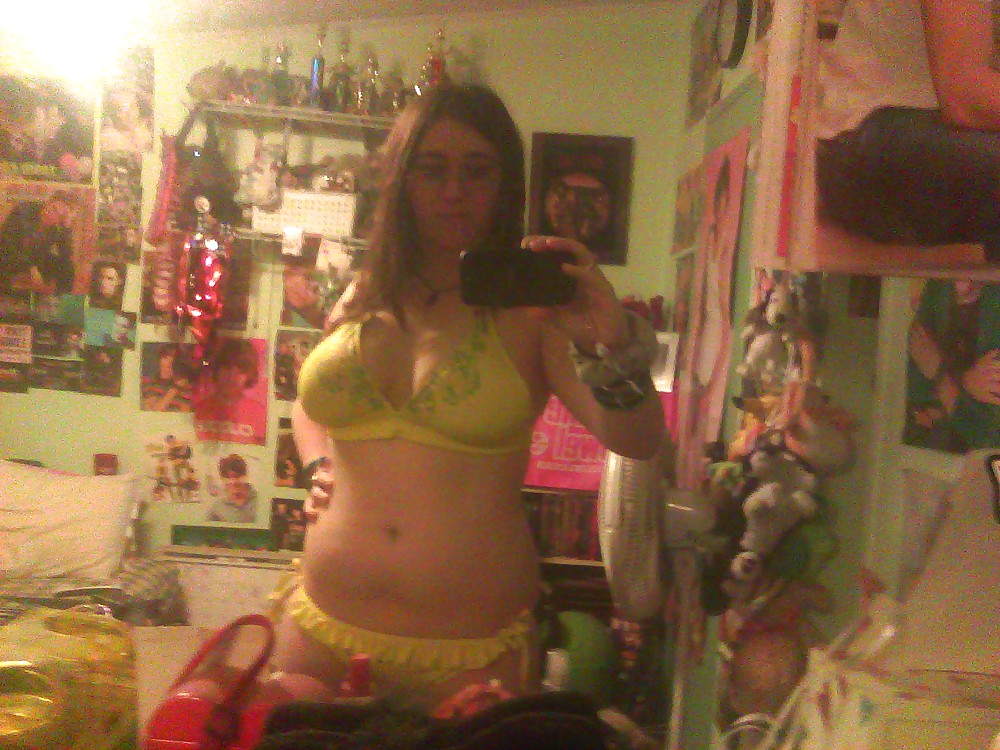 XXX Big tit Ashlee models for you (glasses, cute, young)