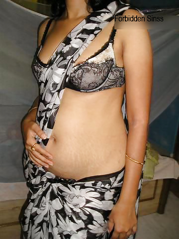 XXX Saree Clad Indian Woman Undressing