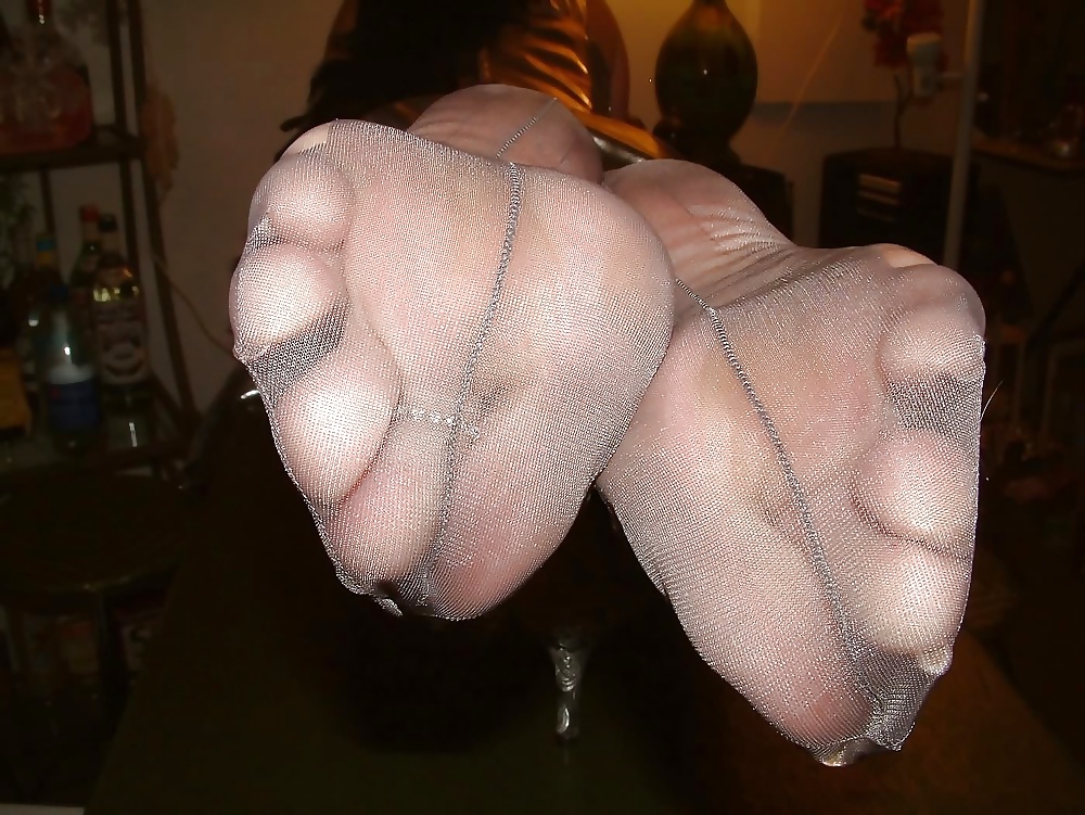 XXX nylon feet
