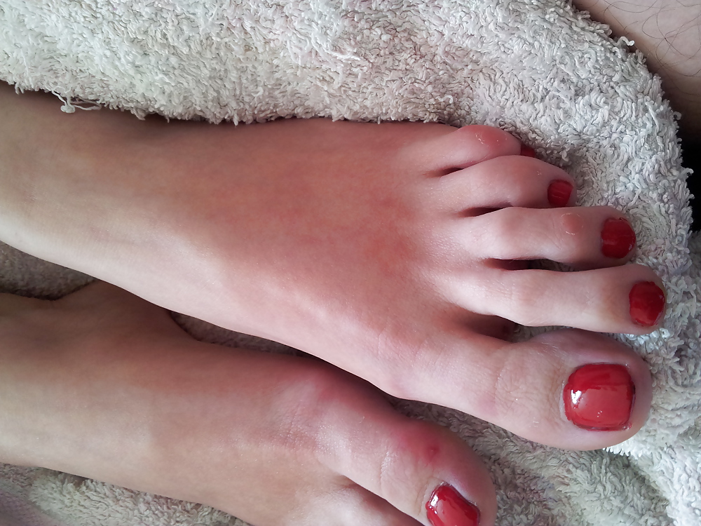 XXX Wifes sexy polish red toe nails feet 2