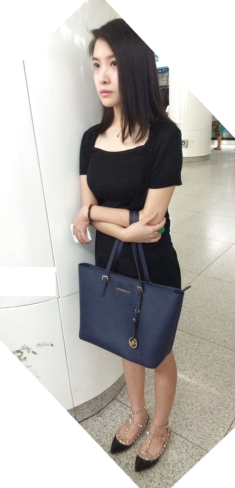 XXX Pretty chinese girl in public