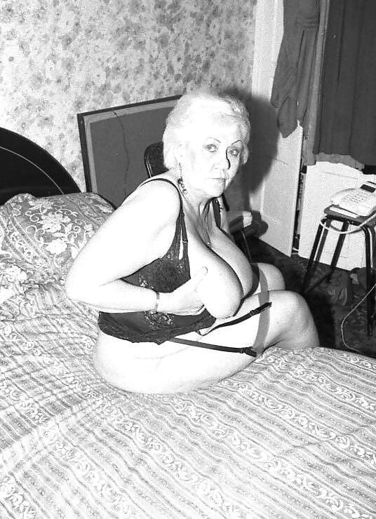 Black On White Granny Porn - Old granny in black and white photos - 4 Pics | xHamster
