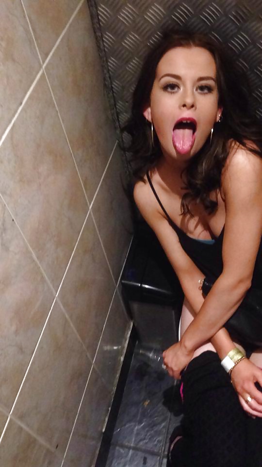 XXX UK Girls on the Toilet - vol 3
