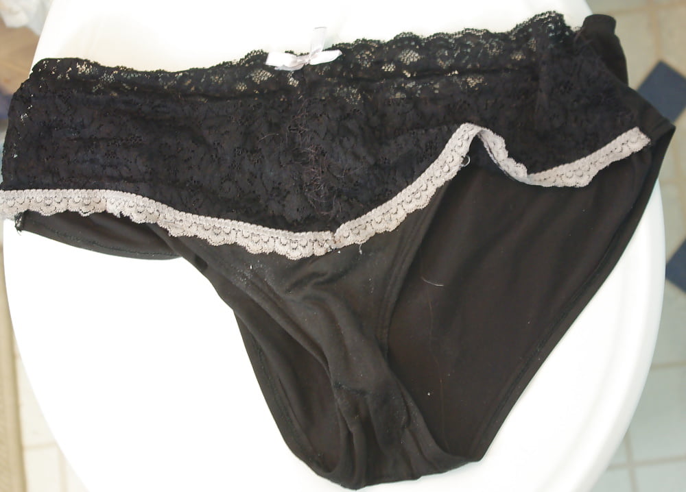 Sehen Sie sich Panties on floor - 17 Bilder auf xHamster.com an!Found these...