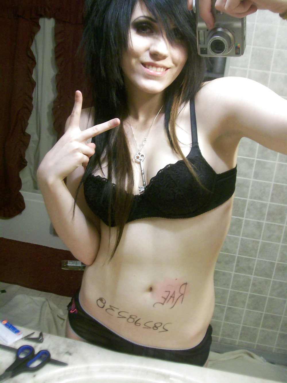 XXX emo babe..