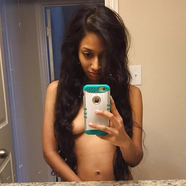 Sexy Indian Teen Monica Desi Paki Selfies 11 Pics