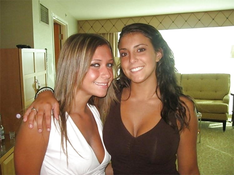 XXX SLUTTY PARTY BABES!! PLEASE COMMENT!