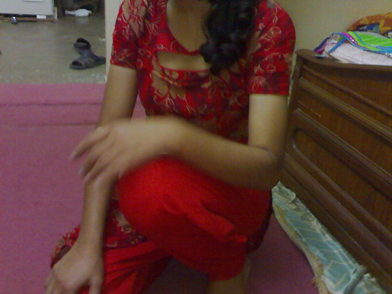 XXX Pakistani Girl In Salwar Qameez ( Desi )