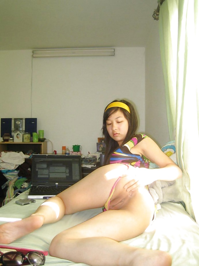XXX Asian Girl and Her Wet Toys