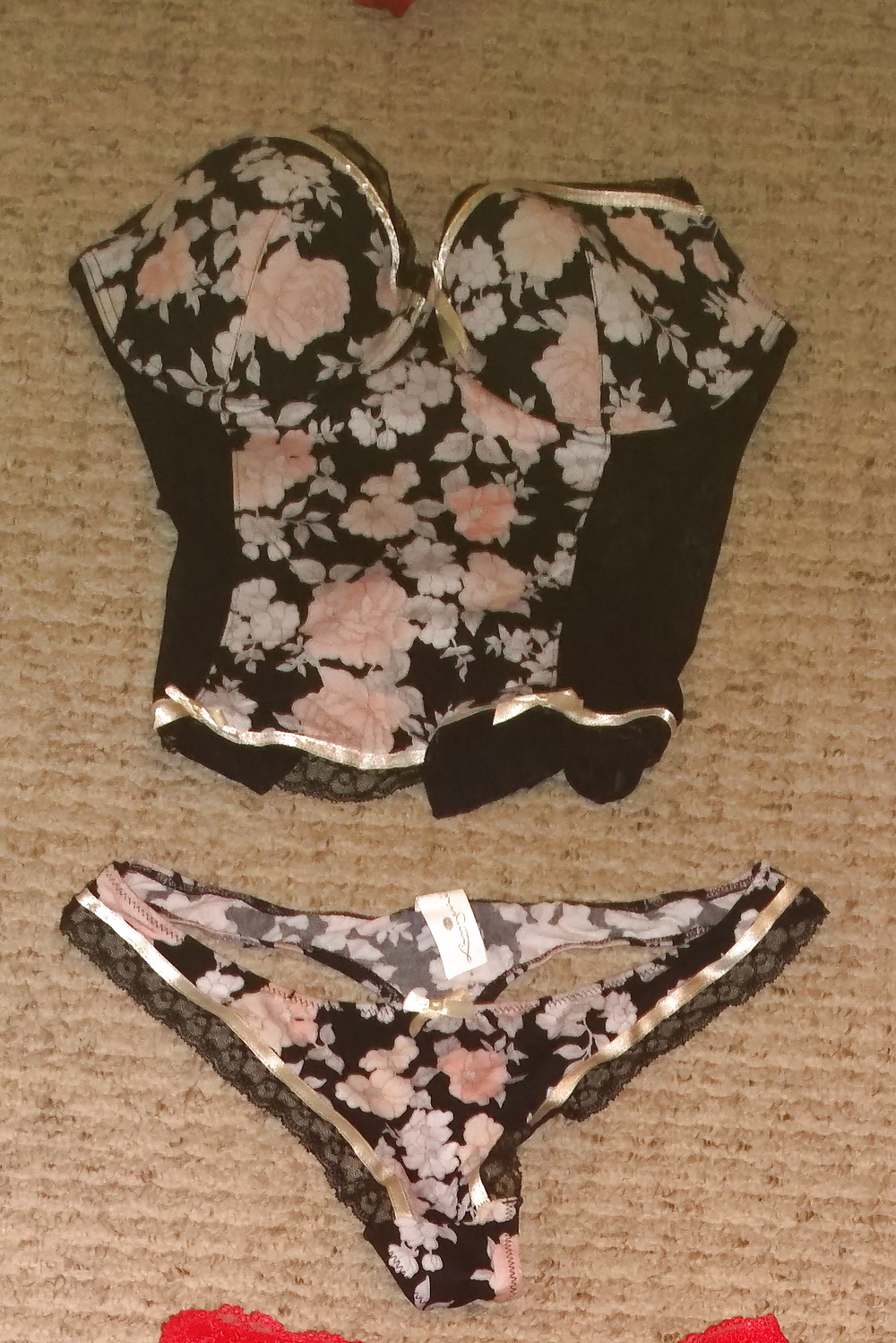 XXX Dessous der 29 jaehrigen Ehehure #1