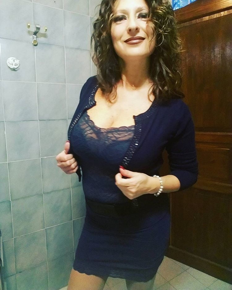 Hot Busty wife 2 - 45 Photos 