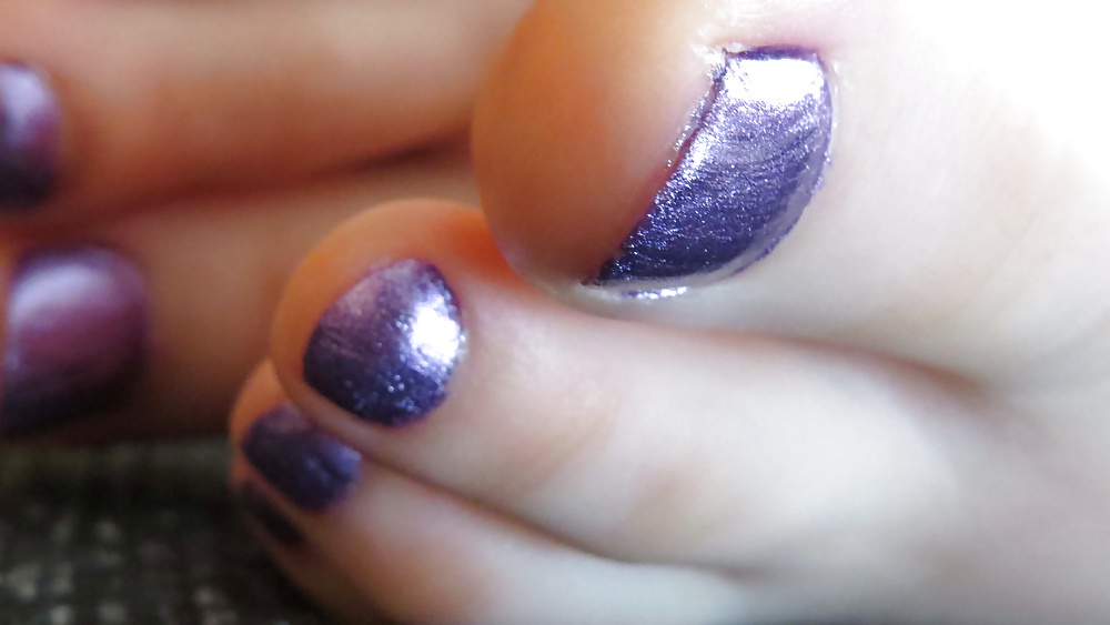 XXX barefeet and purple nails