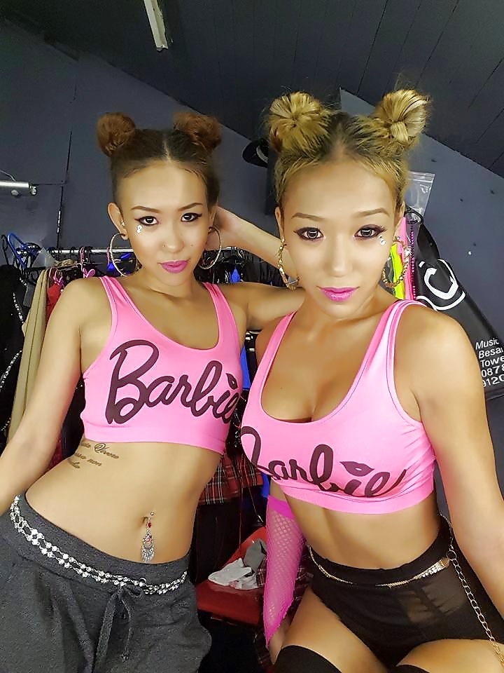 XXX Bimbo sluts 1