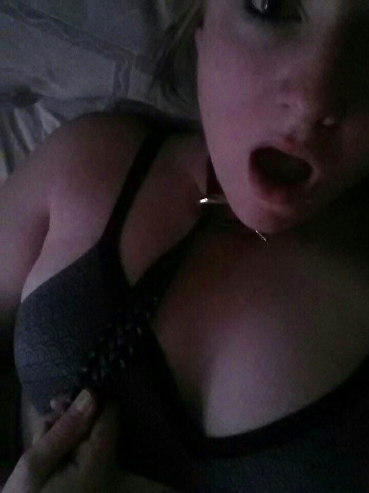 XXX KIK SLUTS