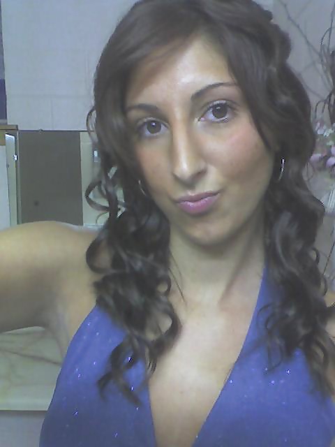 XXX Slut Mandi for tributes