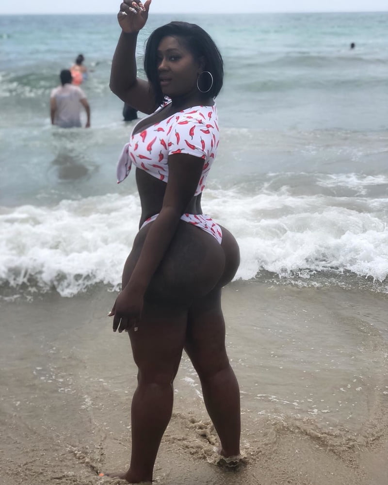 Nigerian black naked ass girls dangling gifs — pic 14