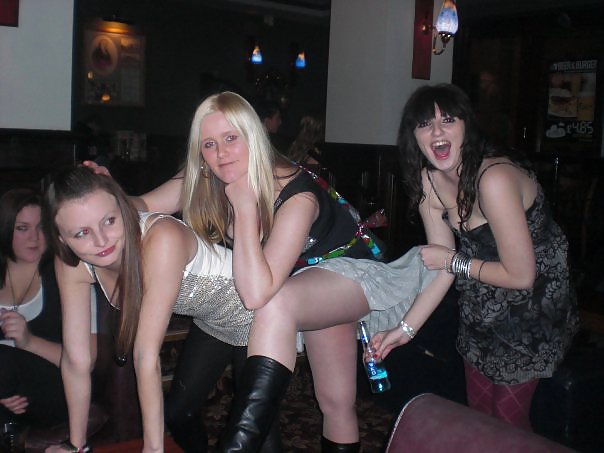 XXX Me and my friends!!! Cum on theses pics please!!!xx