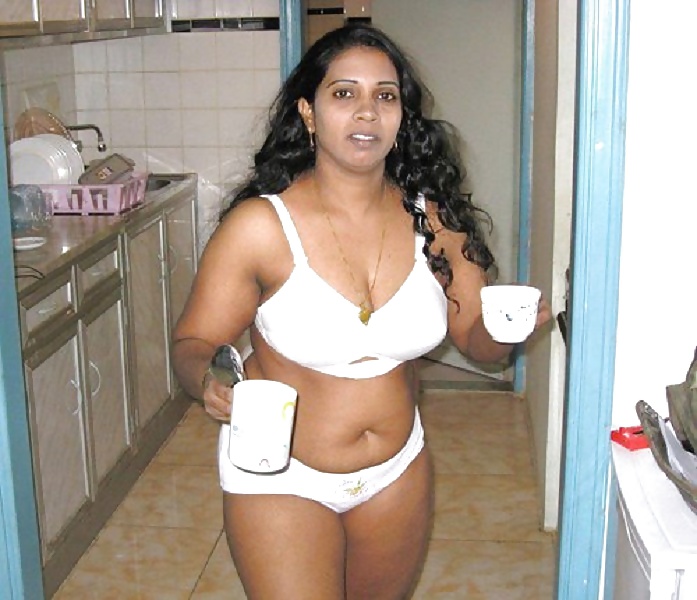 XXX From jkulik919: Hot MILFs Of India (04)