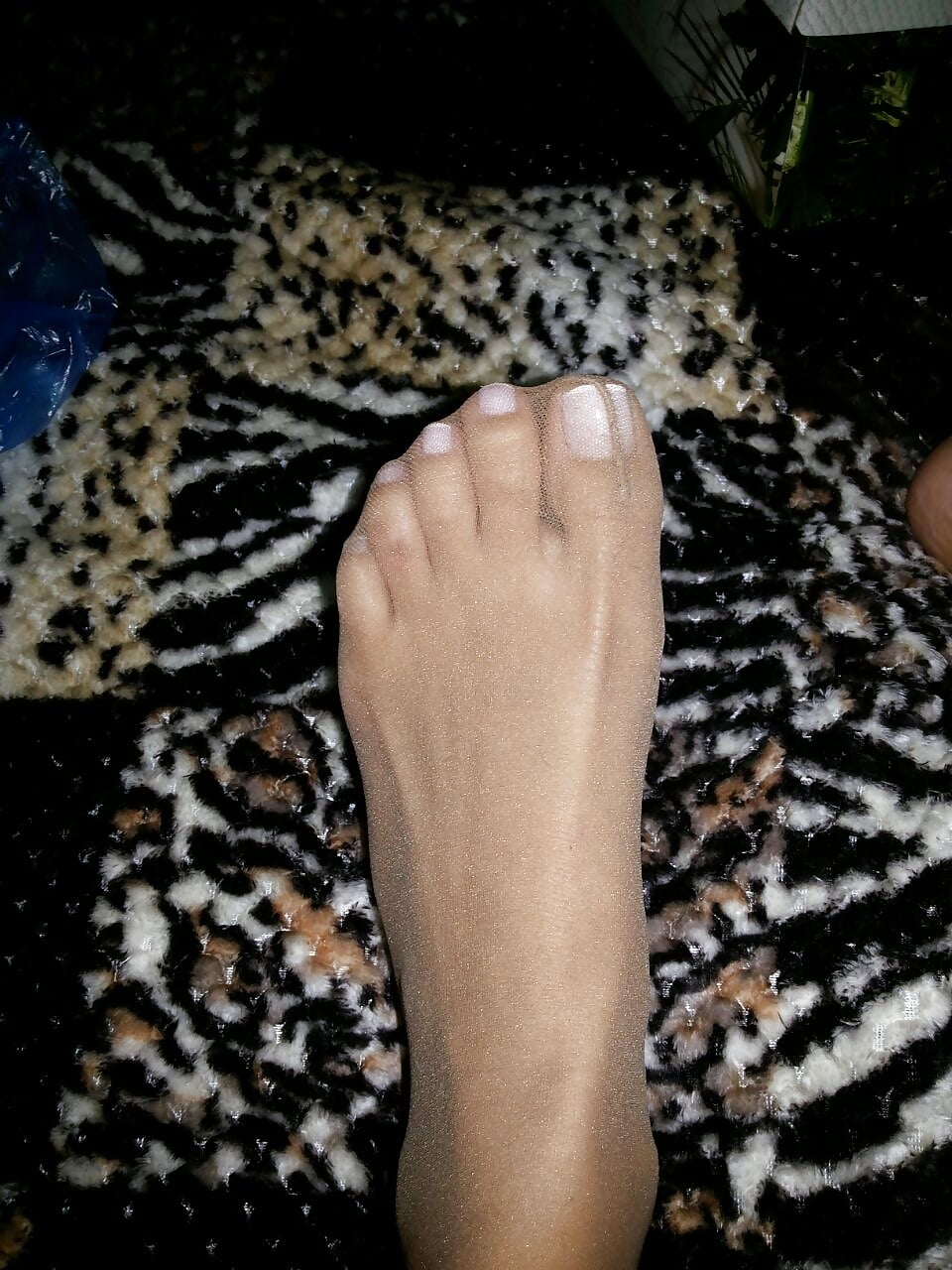 XXX More nylon feet