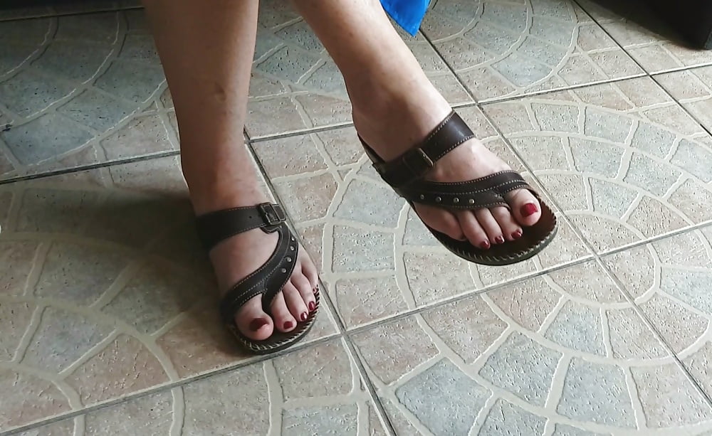 XXX Candid feet