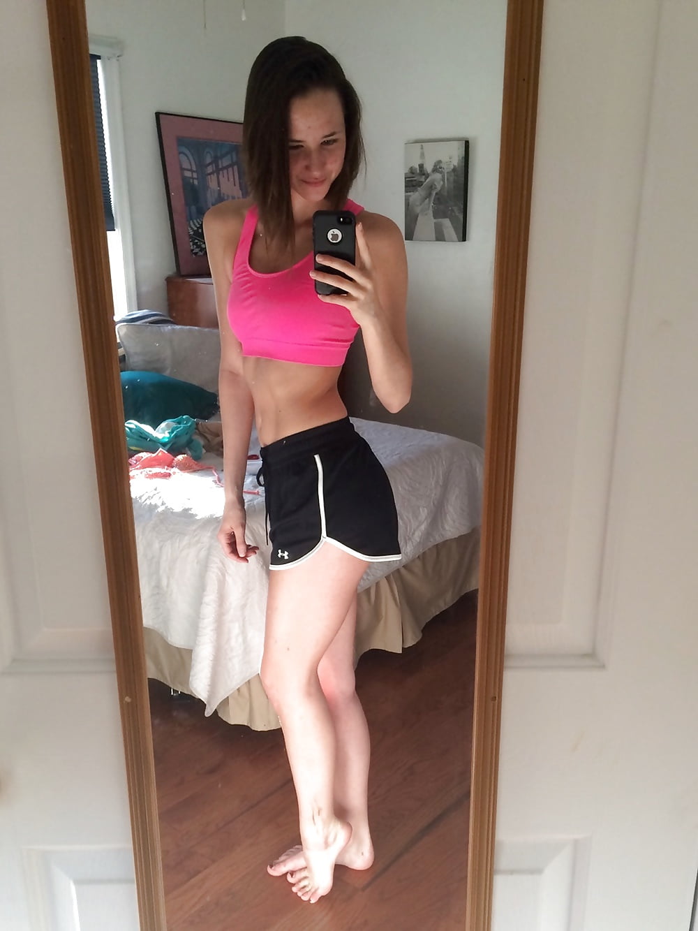 XXX Gym Horny Teen Slut Selfies