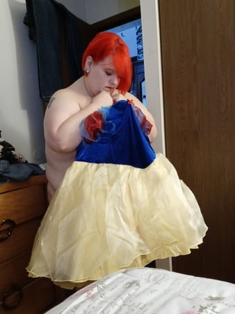 raven plays dress up         