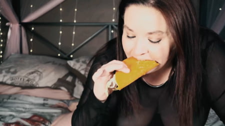 Beautiful Eyes Getting Fat Photoset