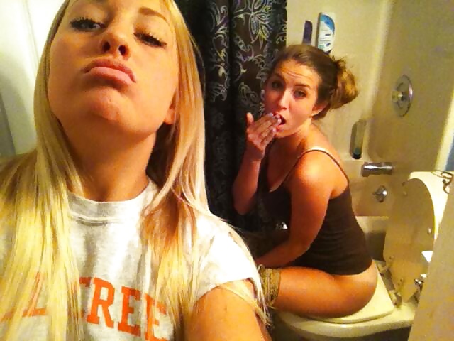 XXX Hot Toilet Babes 3