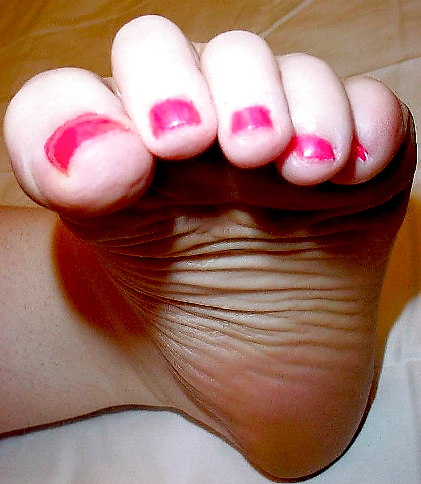 XXX Beautiful female feet and toes