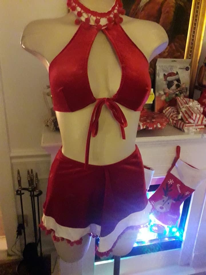 Trans sexy Christmas clothes - 4 Photos 