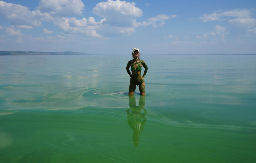 In green algae - 43 Pics 