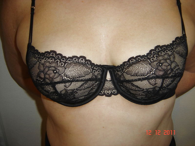 XXX Woman their sell bras on the net 2