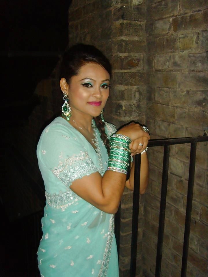 XXX British UK Desi Bengali Indian Paki Milf 1