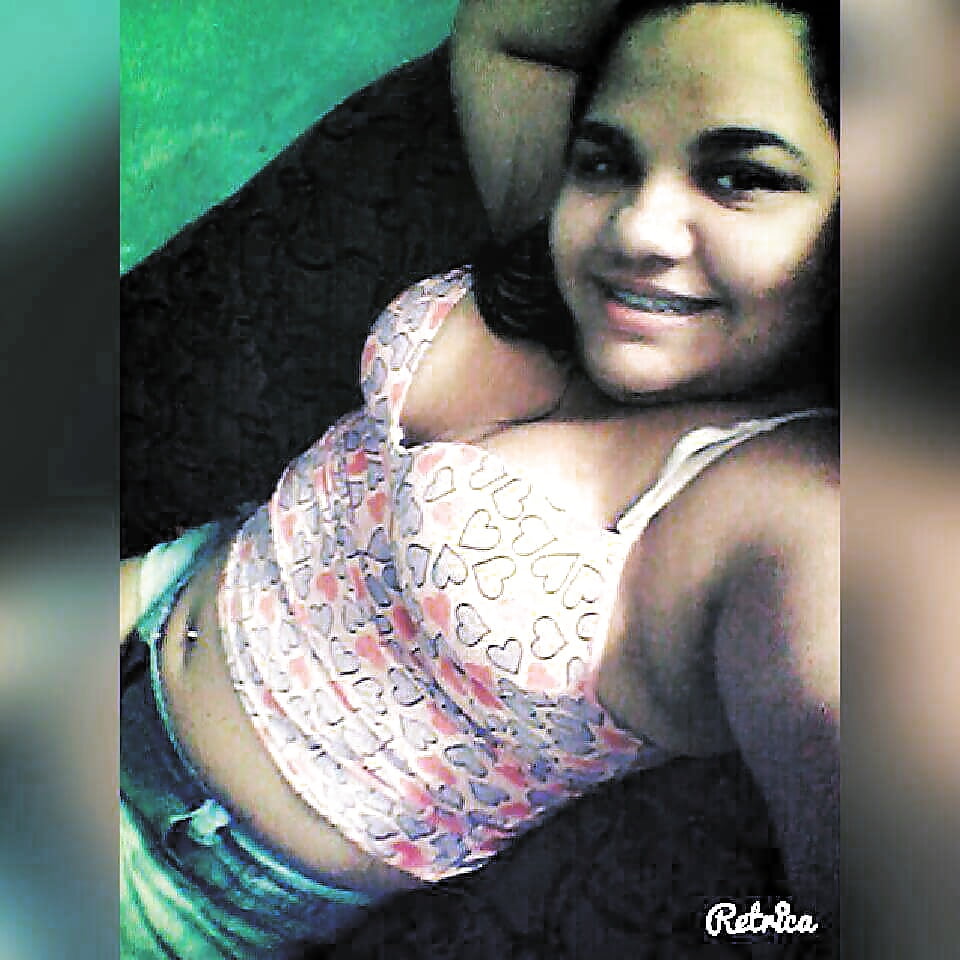 XXX latinas joven babes cleavage big tits